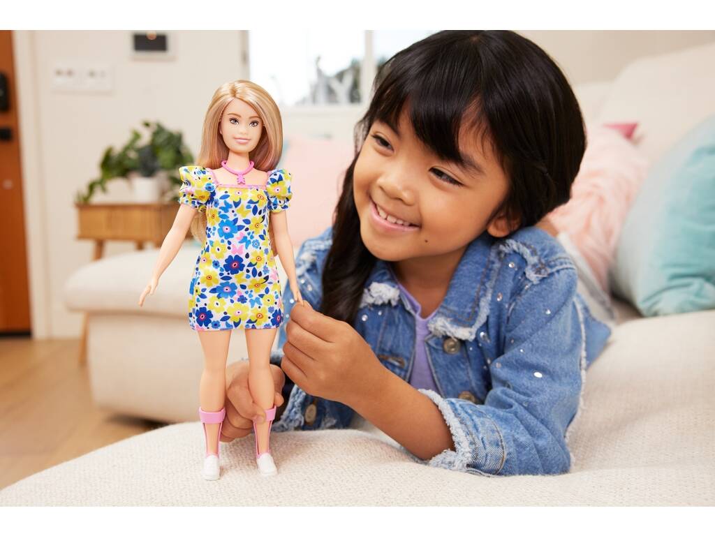 Barbie Fashionista Boneca Vestido Flores Síndrome de Down Mattel HJT05