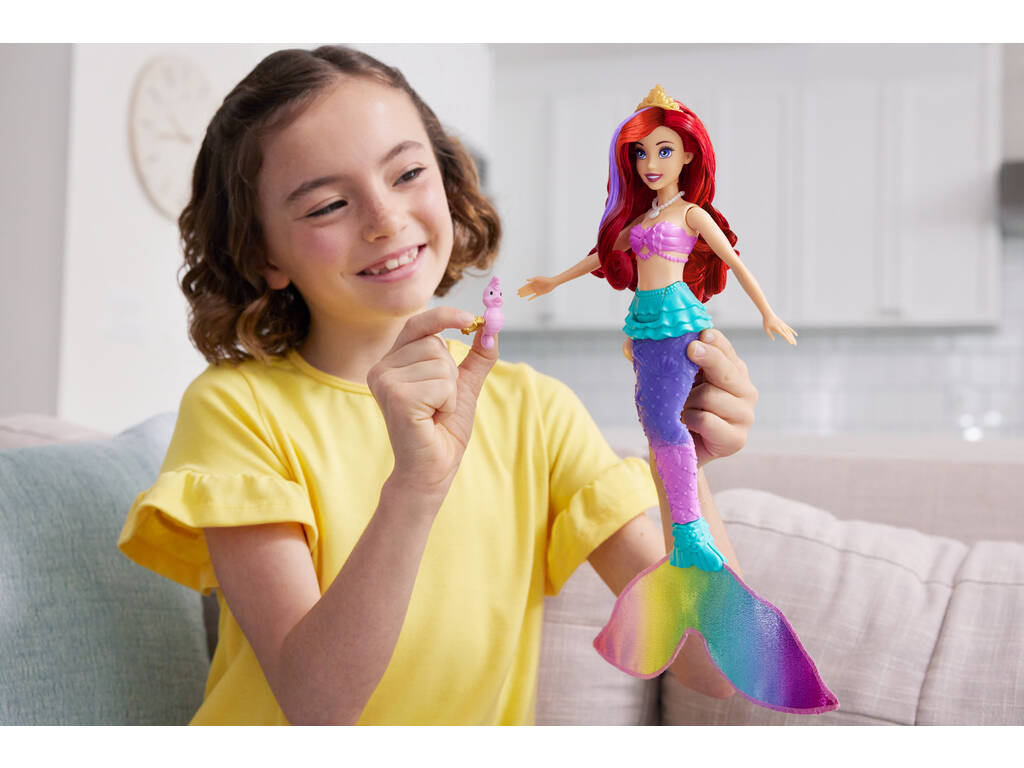 Princesas Disney Muñeca Ariel Cambia De Color y Nada de Mattel HPD43