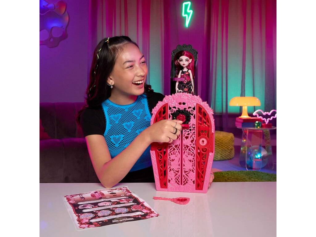 Monster High Skulltimate Secrets Garden Mysteries Bambola Draculaura con armadio