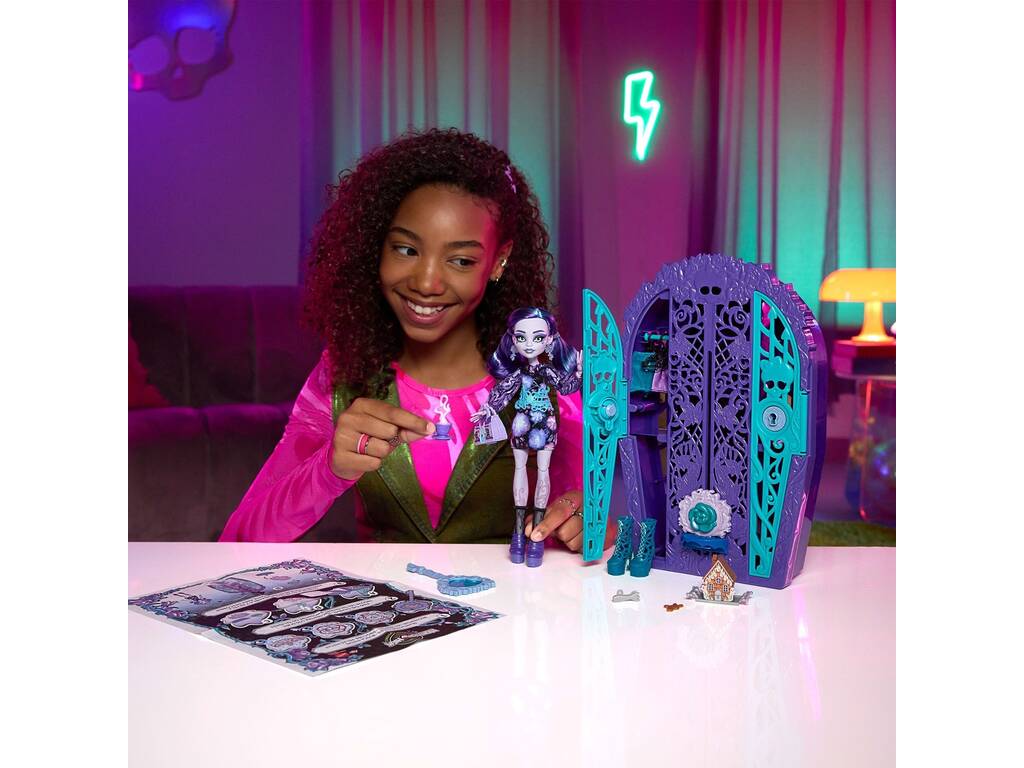 Monster High Skulltimate Secrets Garden Mysteries Bambola Twyla con Armadio