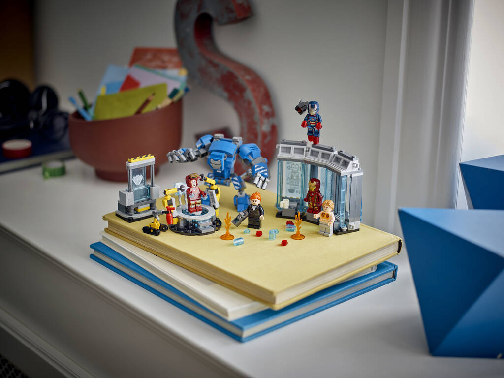 Lego Marvel Laboratorio de Iron Man Sala de Armaduras